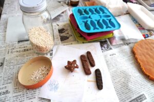 赤土クレヨンづくり